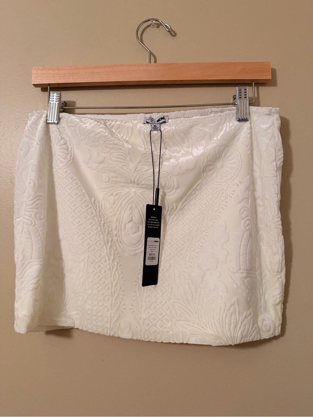 Myne White Embossed Mini Skirt - Elegant Textured Design🤍